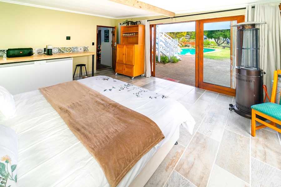 5 Bedroom Property for Sale in The Island Western Cape